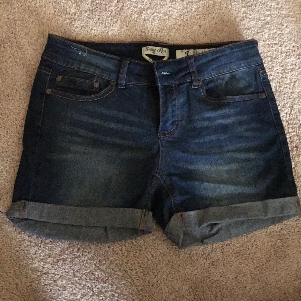 🌺 Indigo Rein stretch denim shorts! 🎉